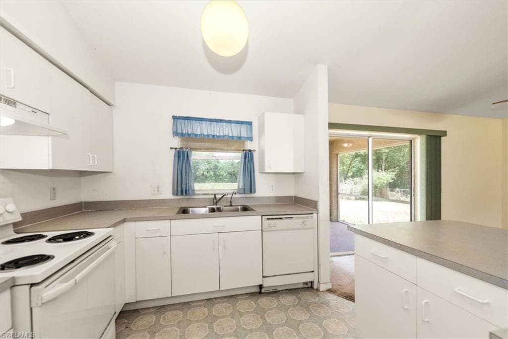 6211 Castlewood CIR-12