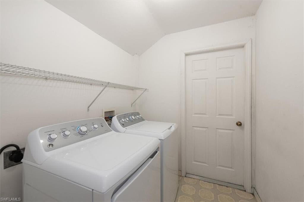 6211 Castlewood CIR-23