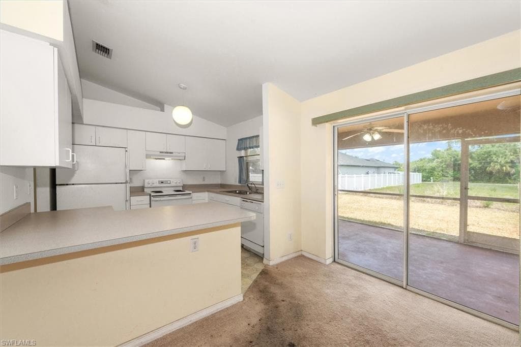 6211 Castlewood CIR-10