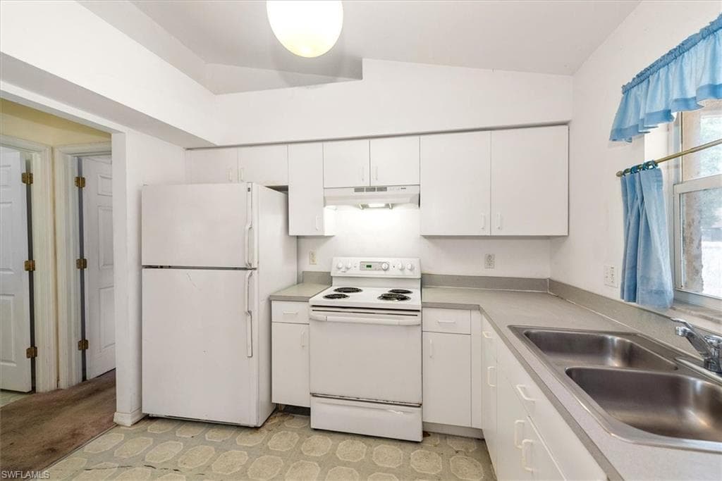 6211 Castlewood CIR-7