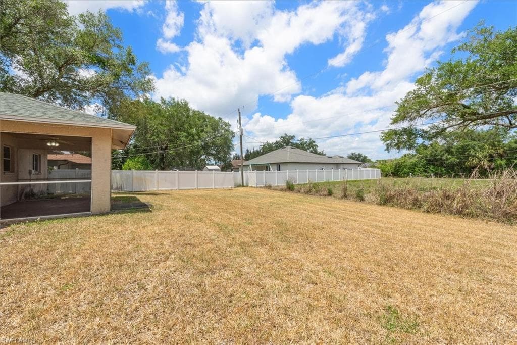 6211 Castlewood CIR-24
