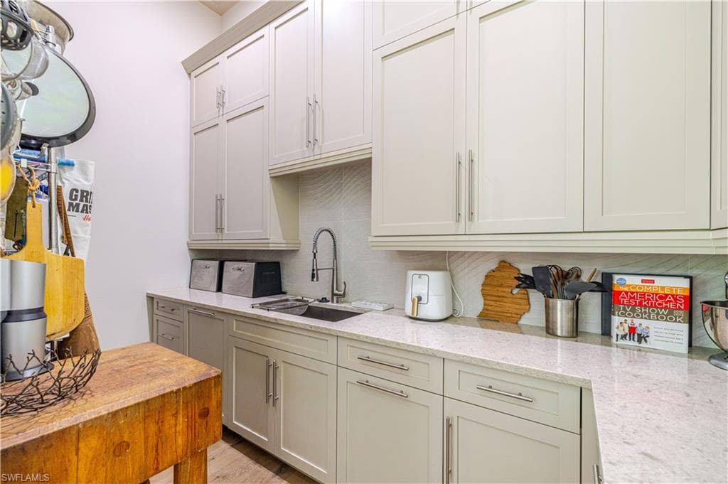 1247 Blue Hill Creek DR-12