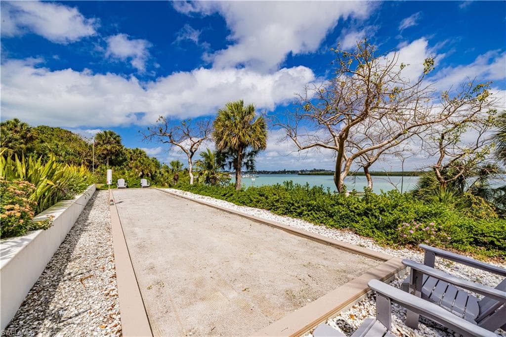 1247 Blue Hill Creek DR-44