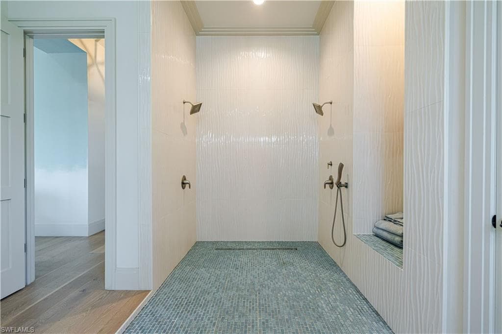 1247 Blue Hill Creek DR-18