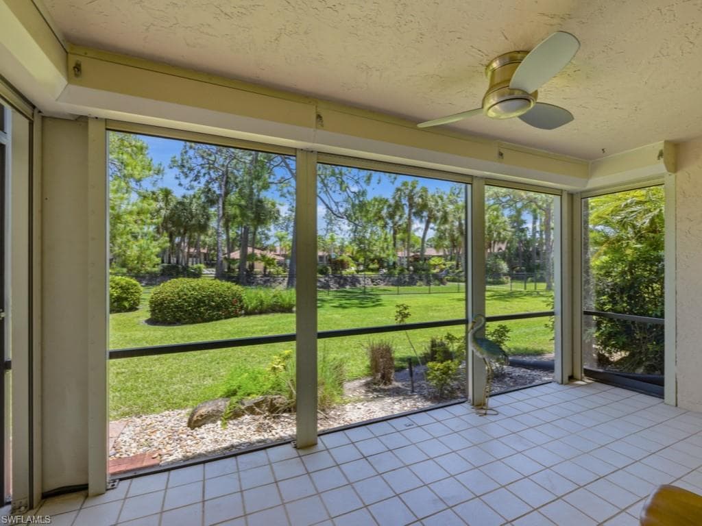 3207 Horse Carriage WAY 403-1