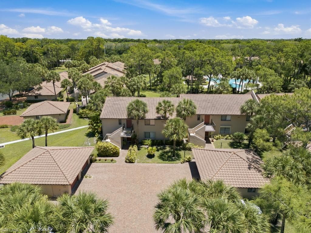 3207 Horse Carriage WAY 403-12