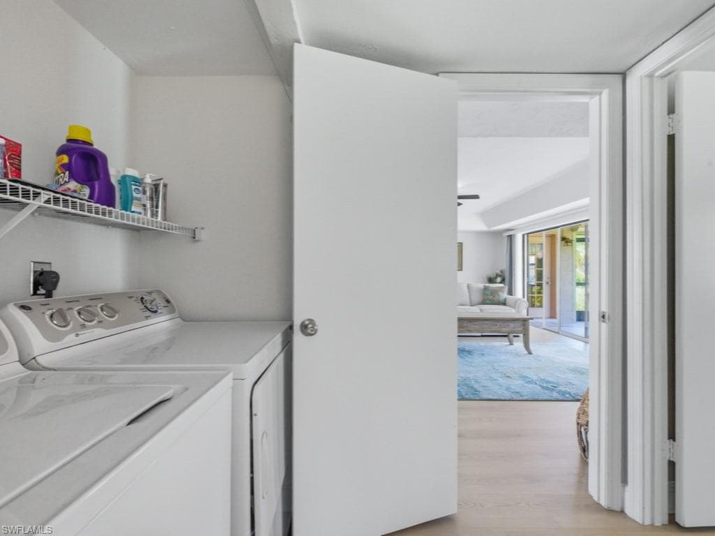 3207 Horse Carriage WAY 403-17