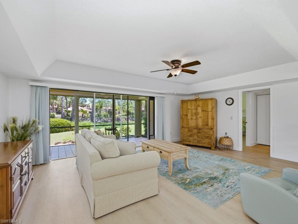 3207 Horse Carriage WAY 403-3