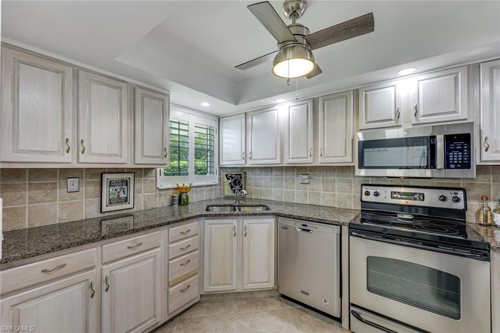 29 High Point CIR E 107-6