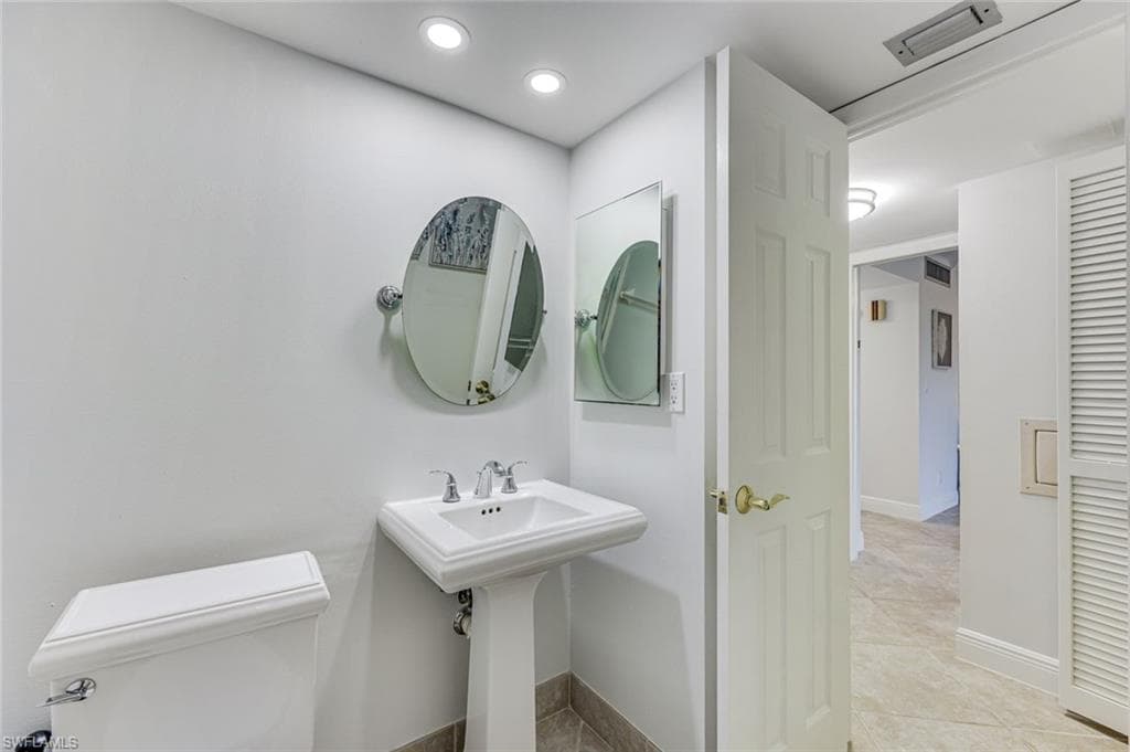 29 High Point CIR E 107-9