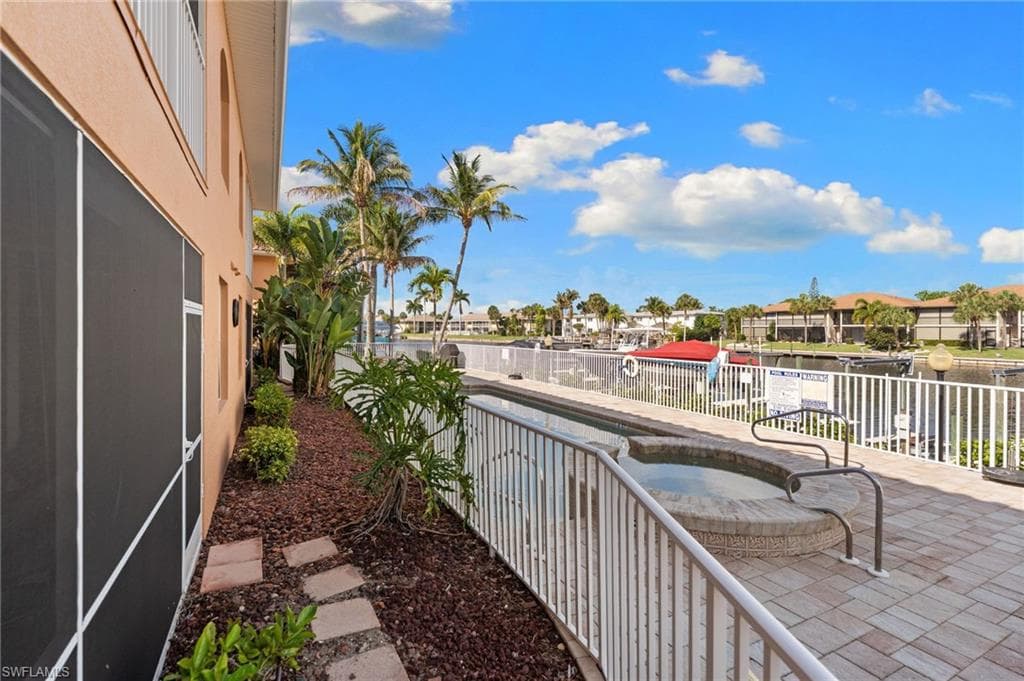 4566 SE 5th PL 106-33