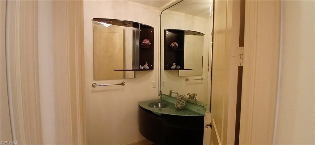 14350 Riva Del Lago DR 402-5