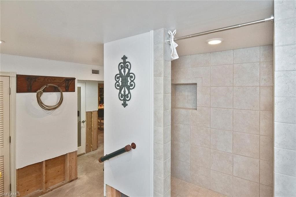7226 Hendry Creek DR-49