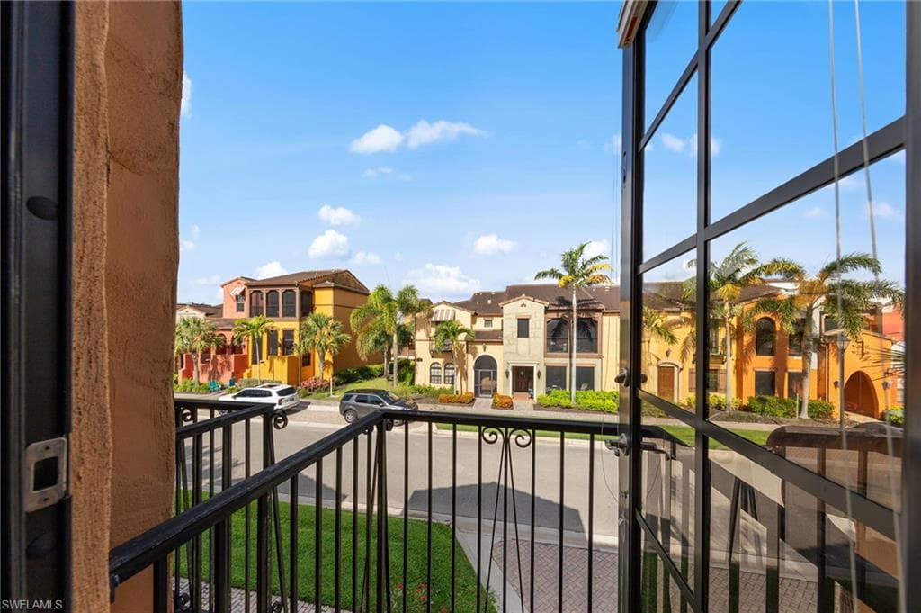 11736 Izarra WAY 7809-23