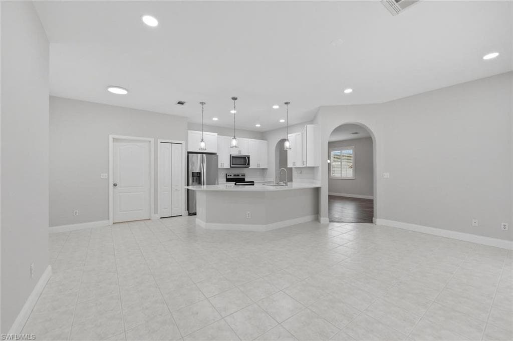 11528 Woodmount LN-12