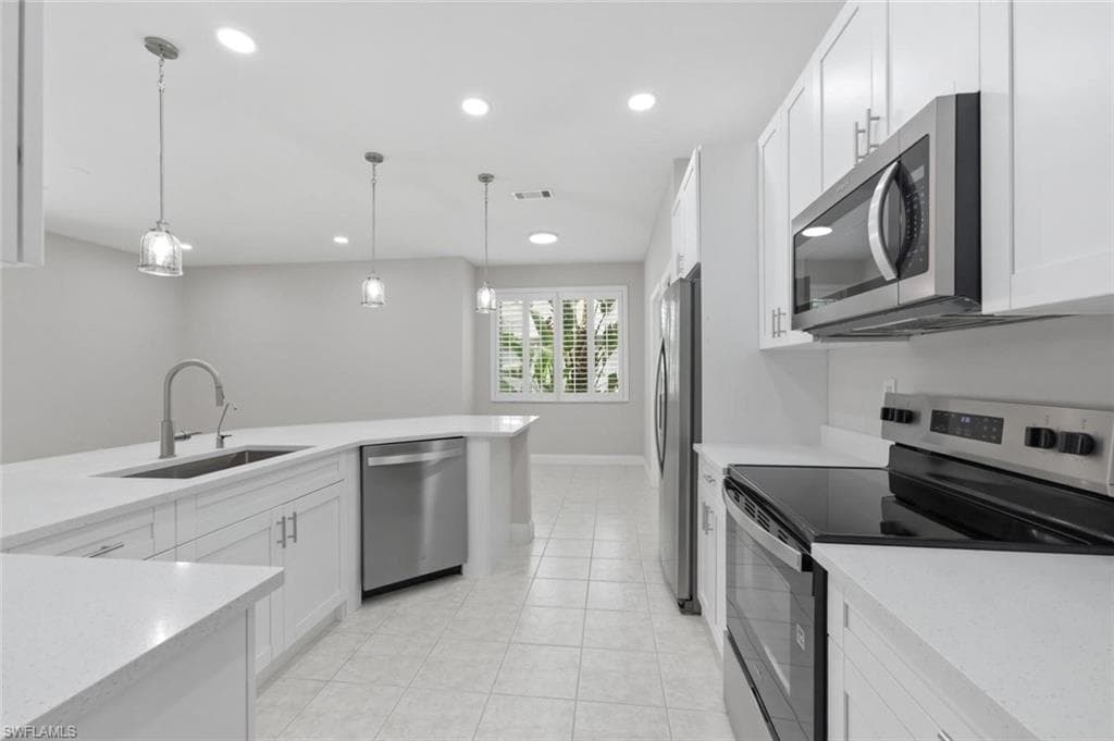 11528 Woodmount LN-16