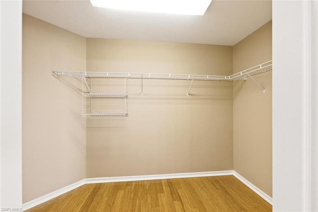 11528 Woodmount LN-23