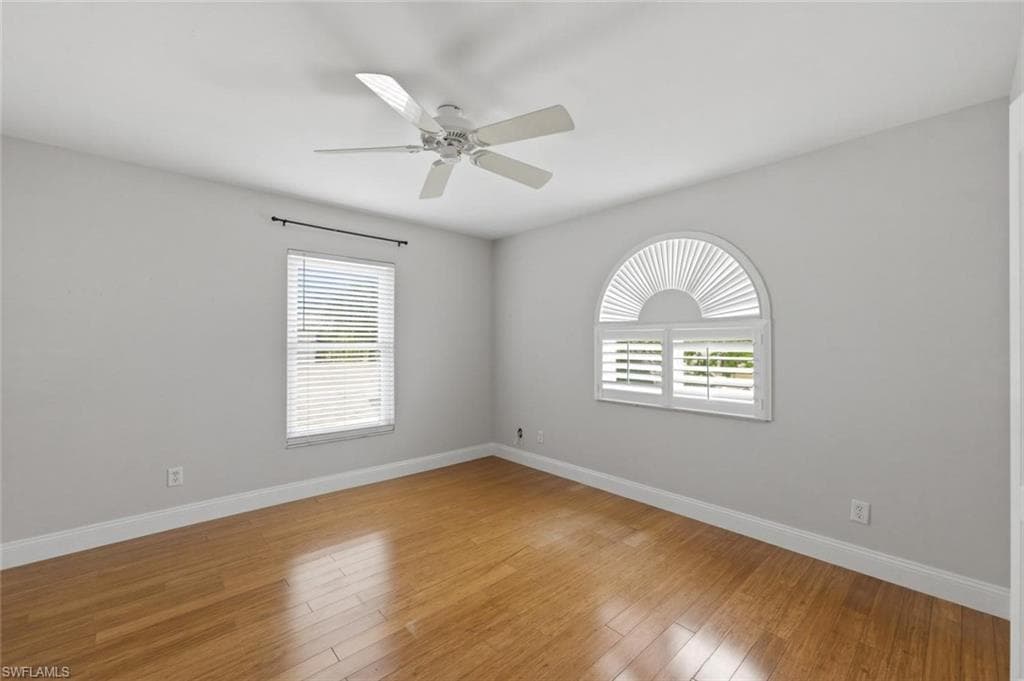11528 Woodmount LN-24