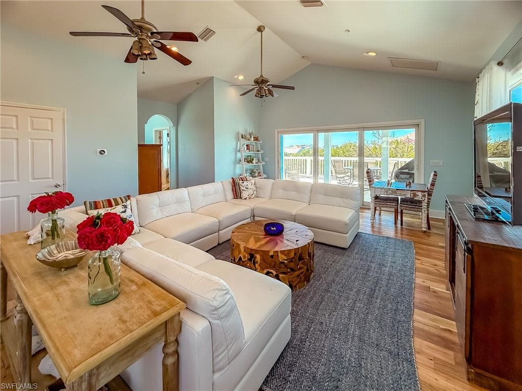 4460 Smugglers DR-20
