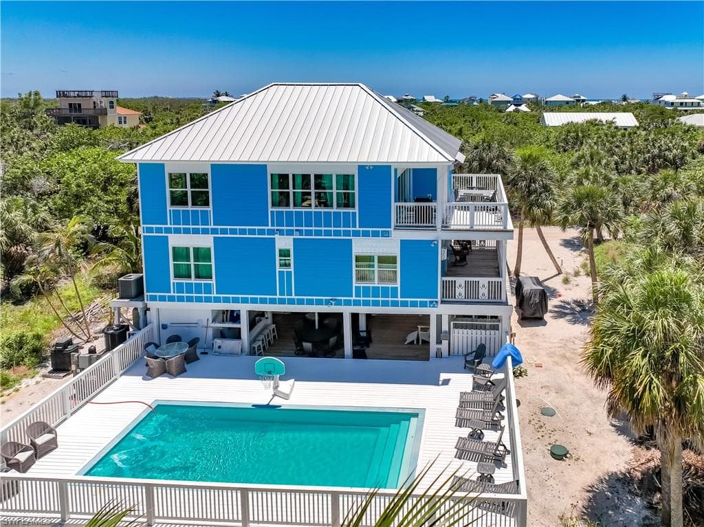 4460 Smugglers DR-4