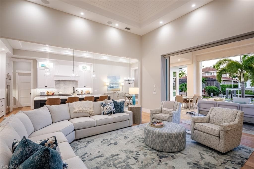 2100 SNOOK DR-12