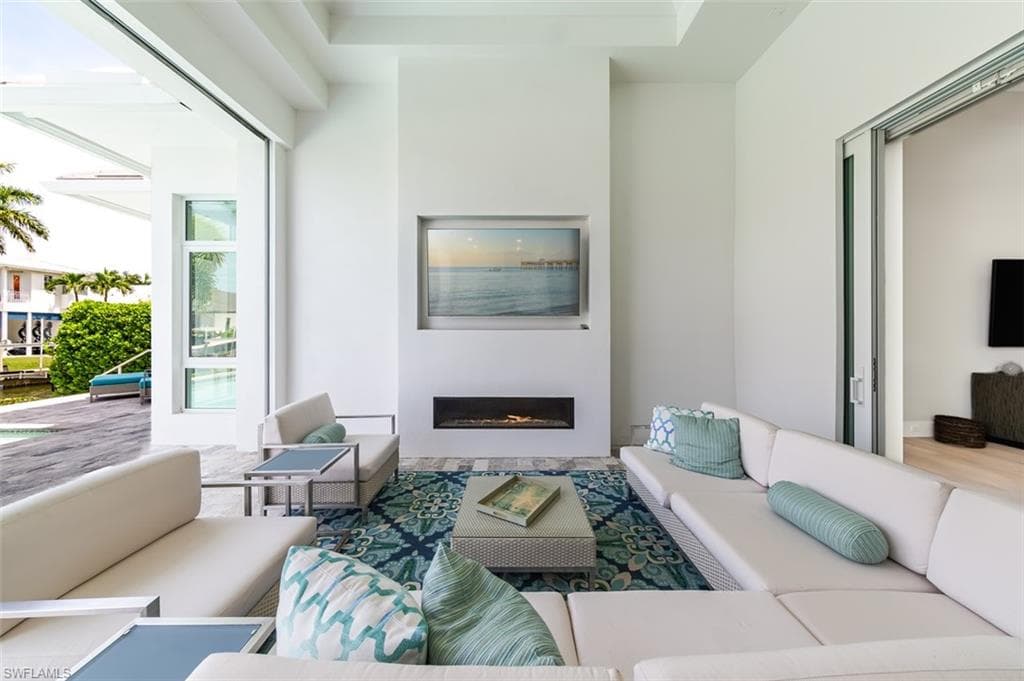 2100 SNOOK DR-36