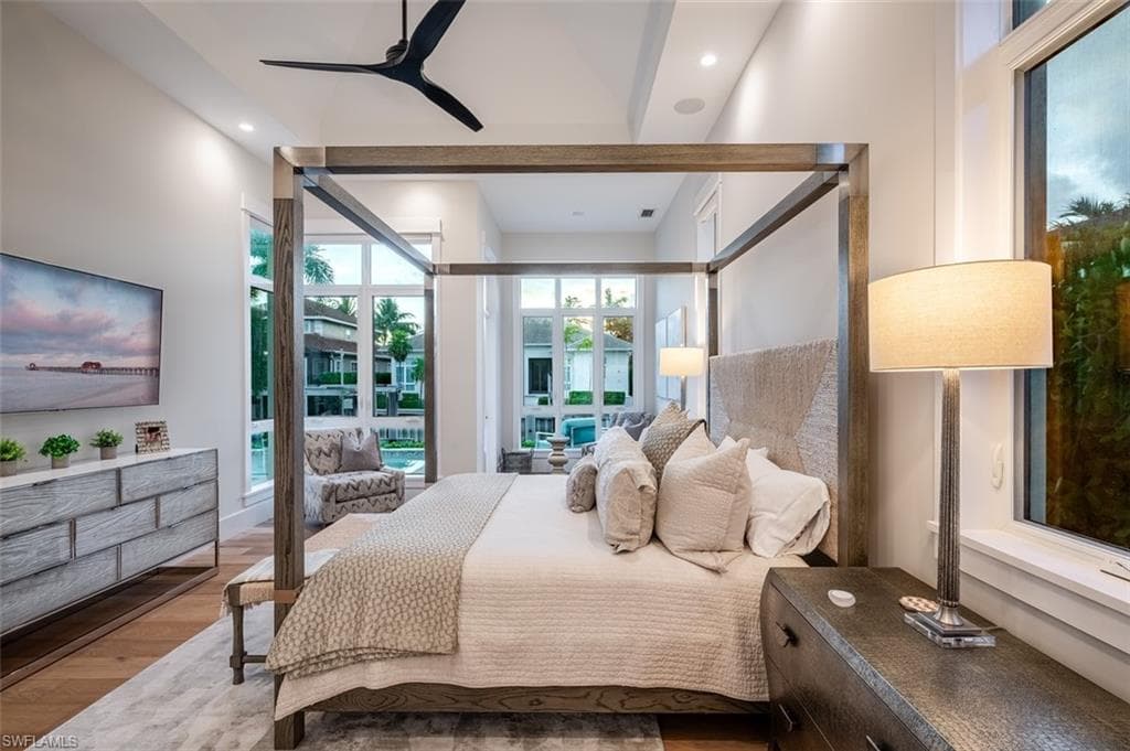 2100 SNOOK DR-24