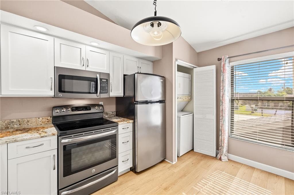 4616 SE 5th PL 208-6
