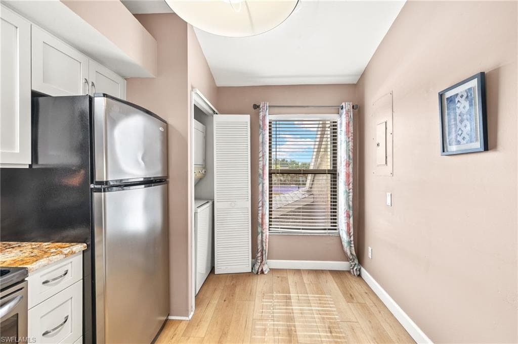4616 SE 5th PL 208-9