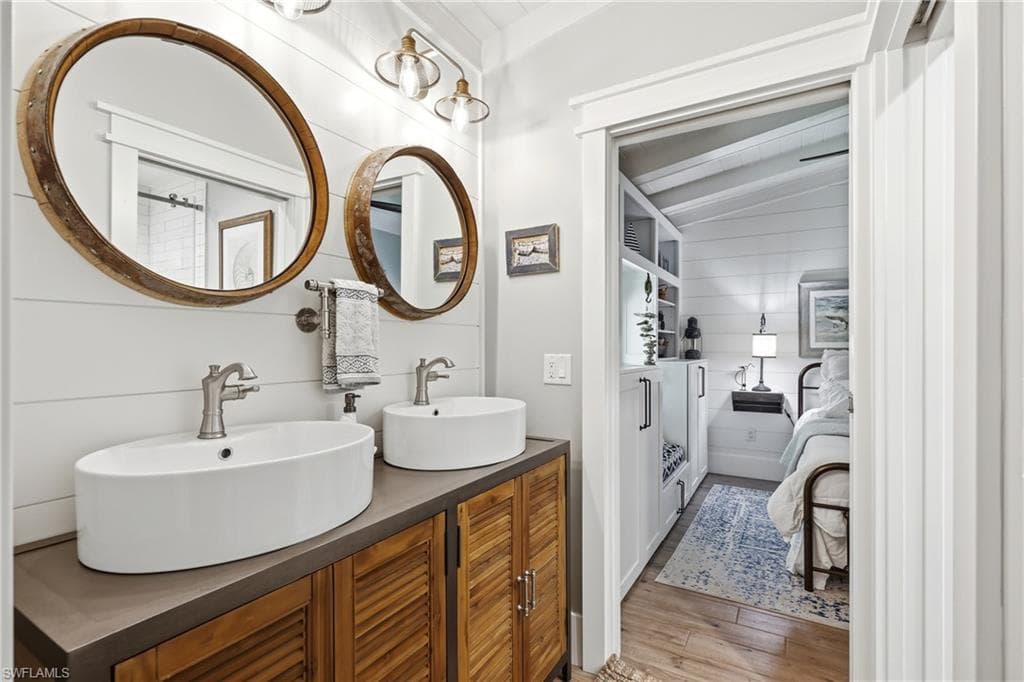 840 Myrtle TER-25