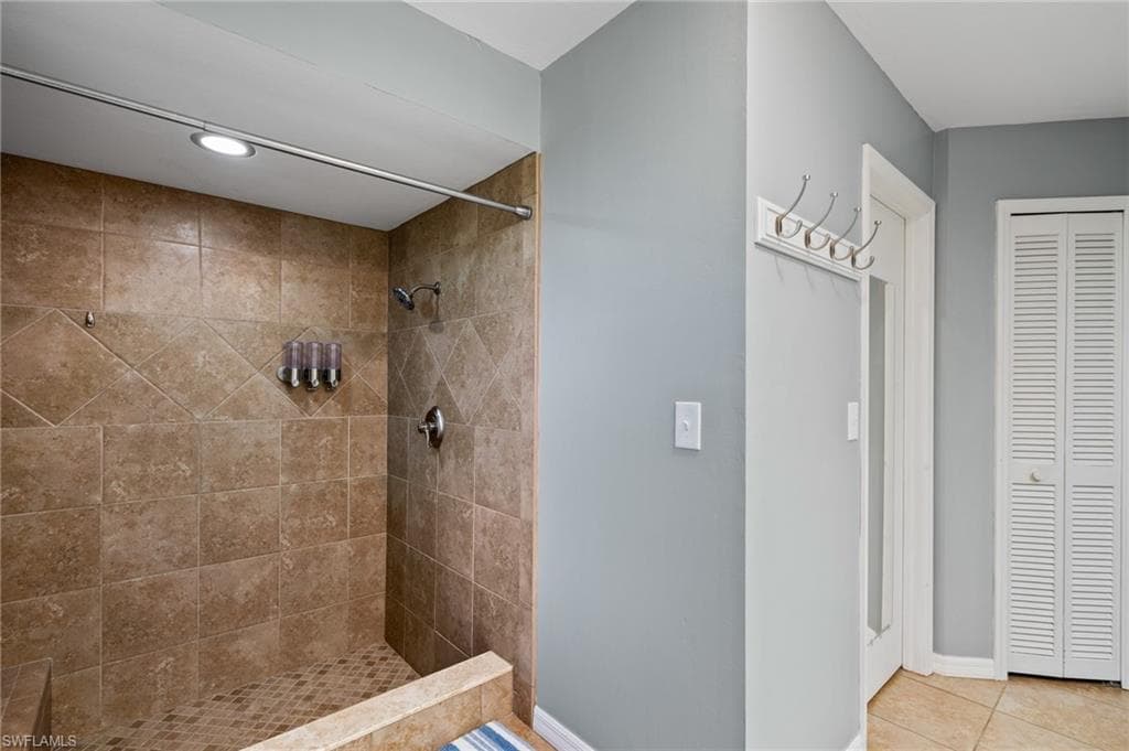 1906 Everest PKWY-19