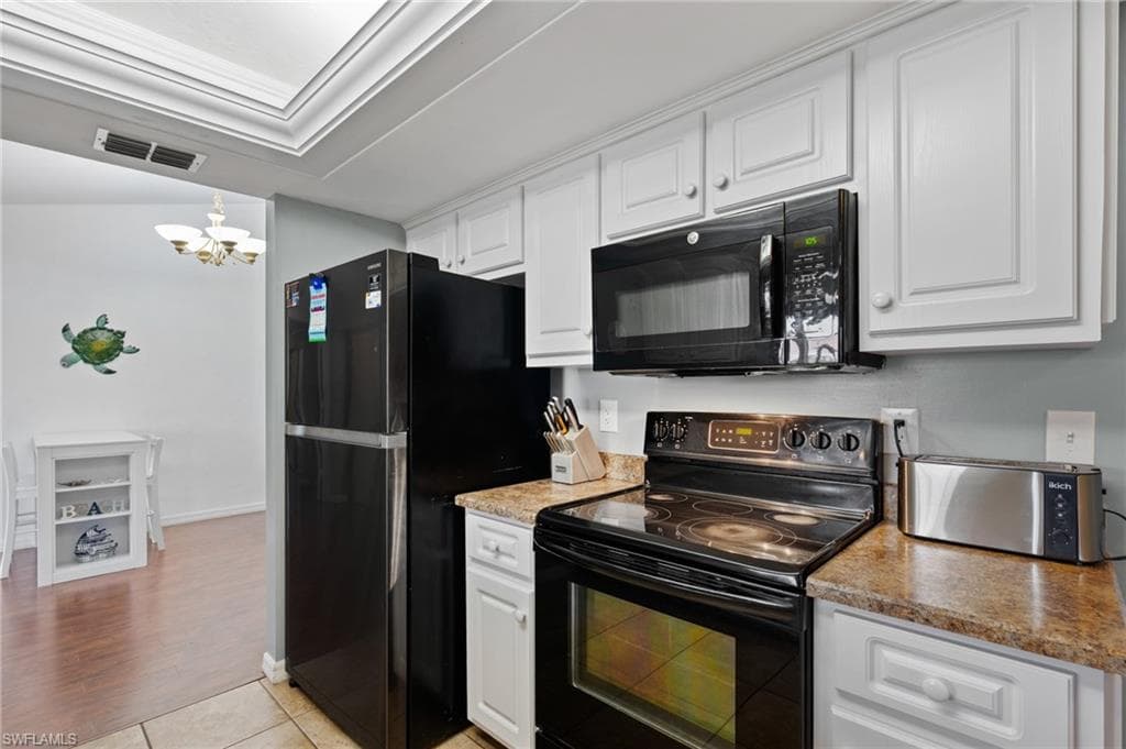 1906 Everest PKWY-10