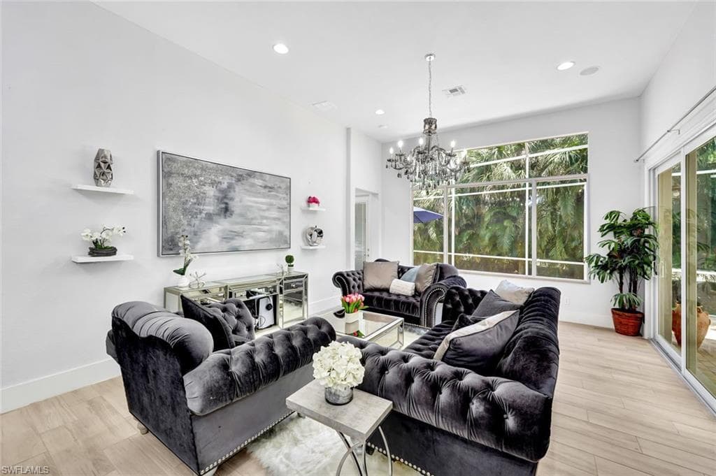 8910 Paseo De Valencia ST-8