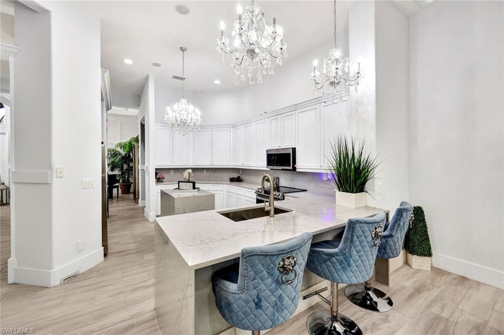 8910 Paseo De Valencia ST-14