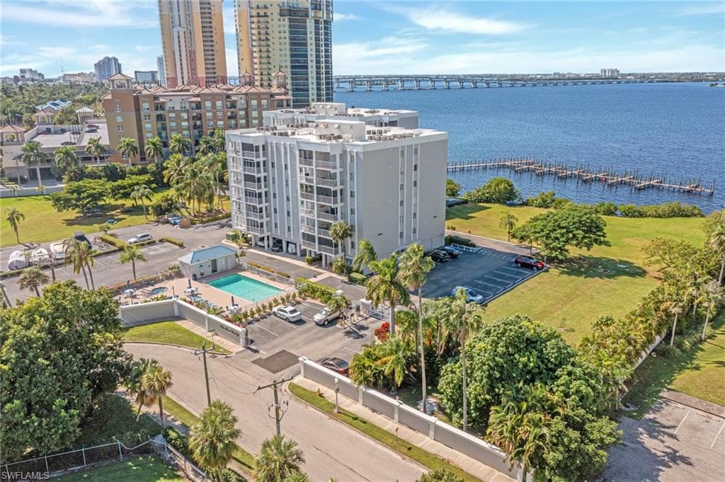 2875 Palm Beach BLVD 205-5