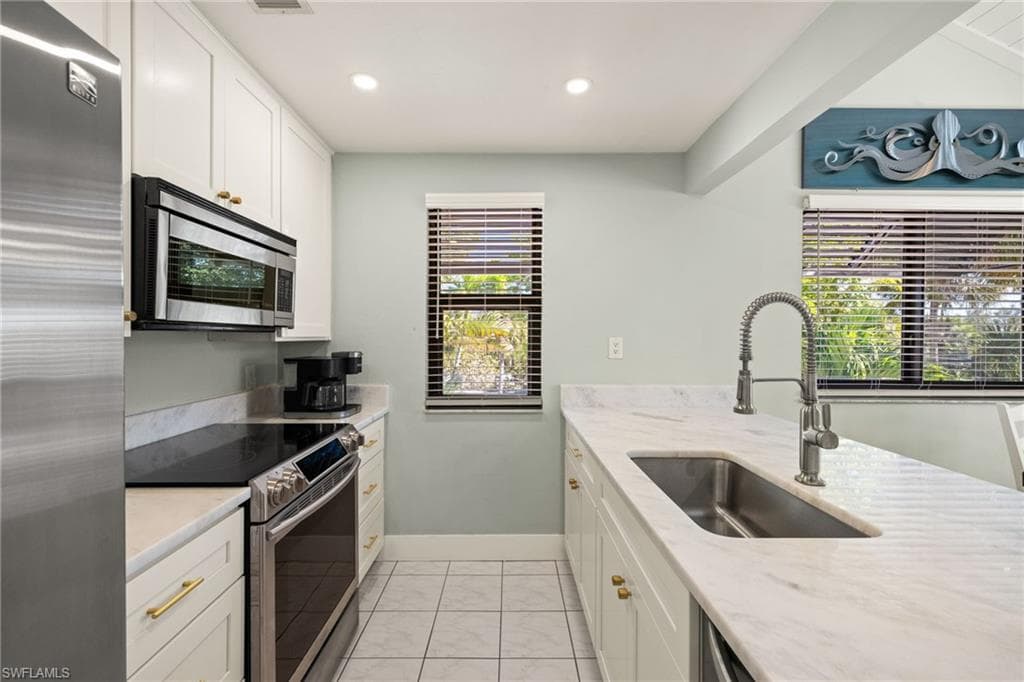 974 Greenwood CT S-6