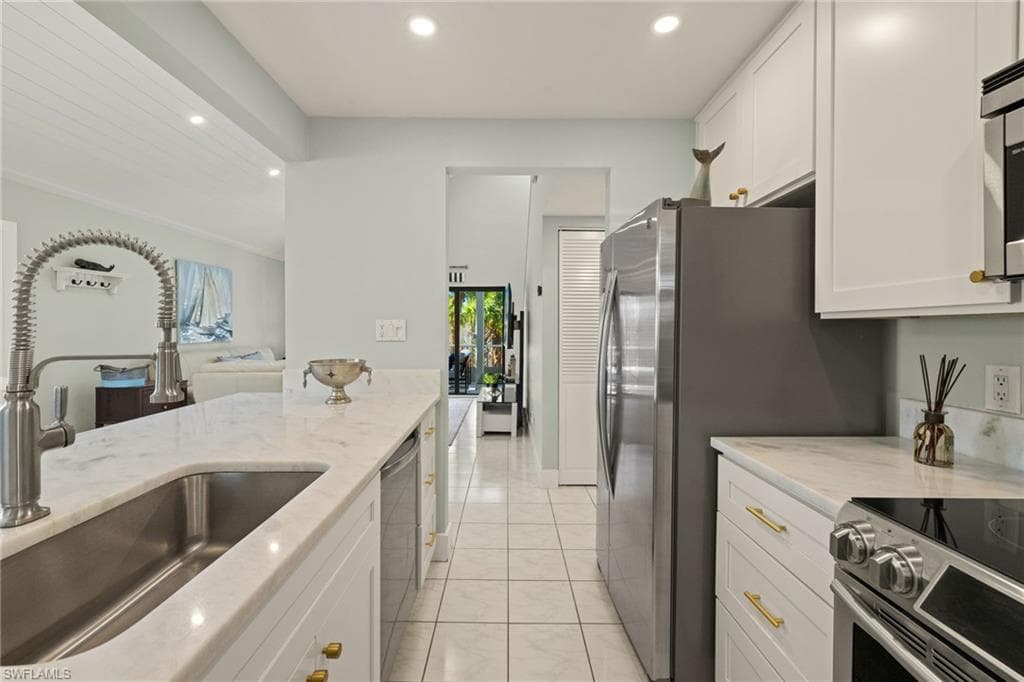 974 Greenwood CT S-7