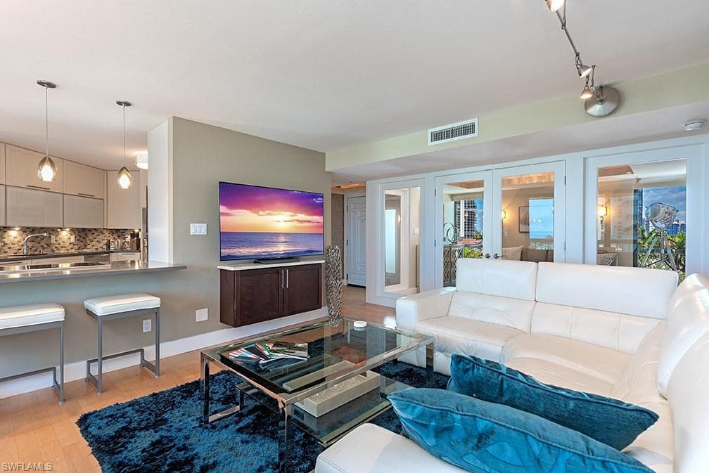 4551 Gulf Shore BLVD N 606-3