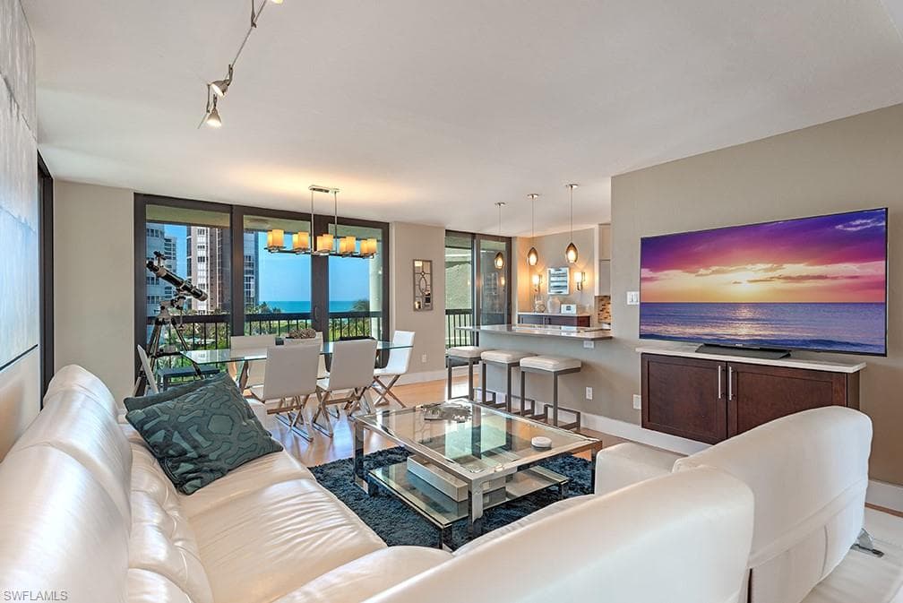 4551 Gulf Shore BLVD N 606-1