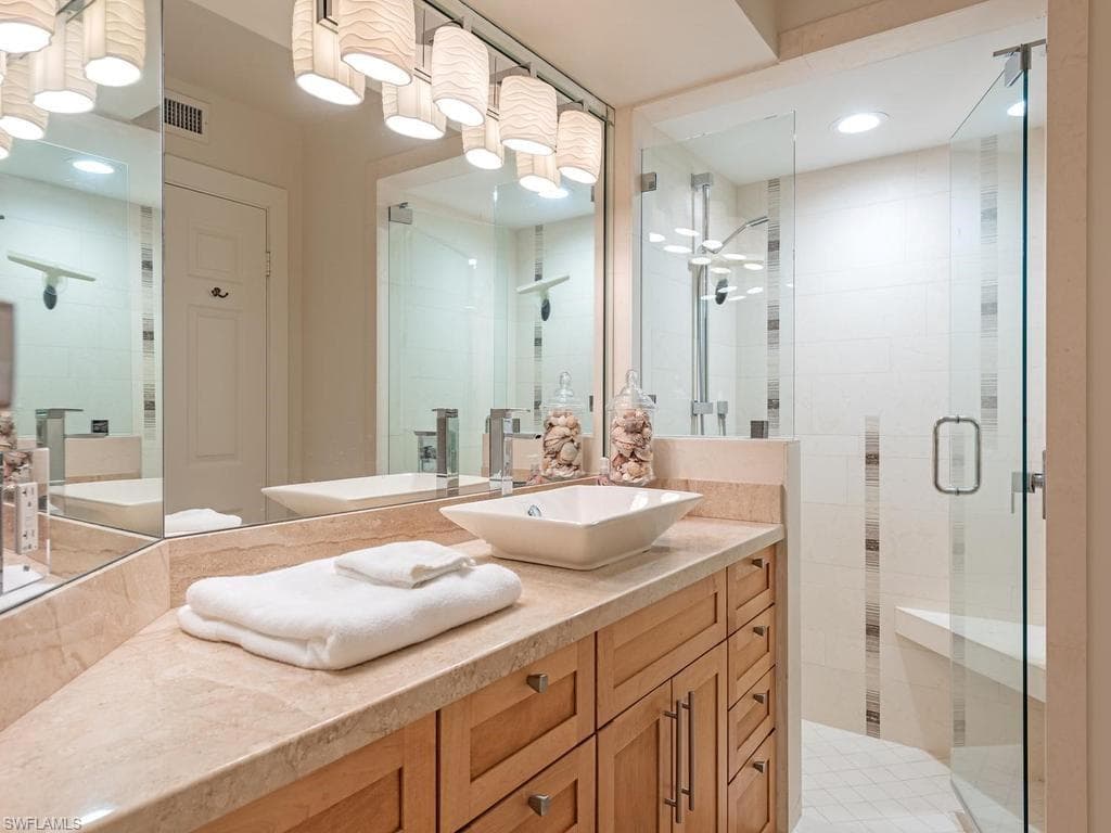 4551 Gulf Shore BLVD N 606-11