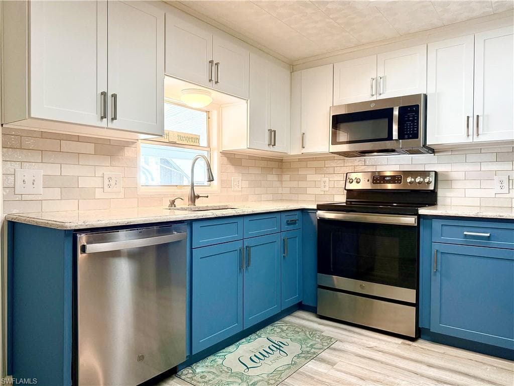 22 Turquoise AVE 22T-10