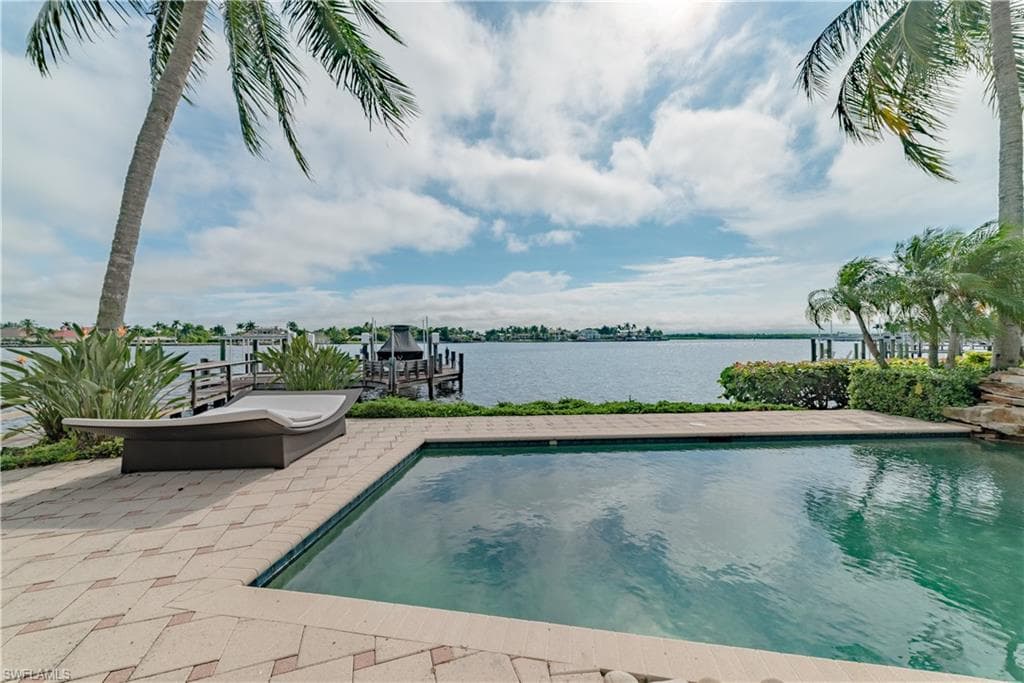 883 Galleon DR-32
