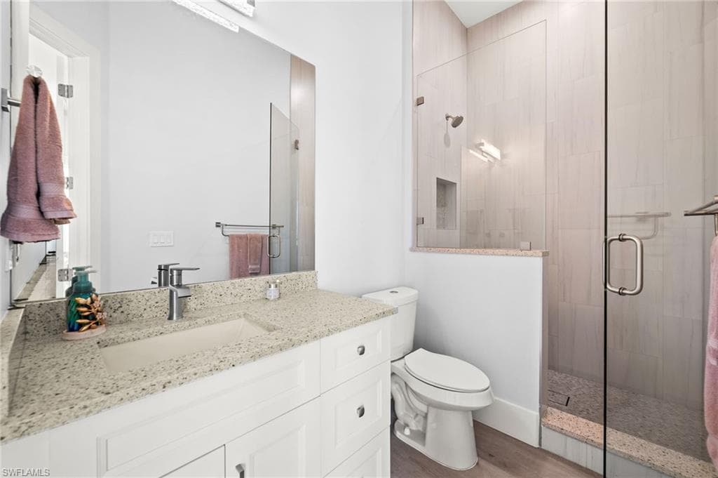 388 Pine AVE-26