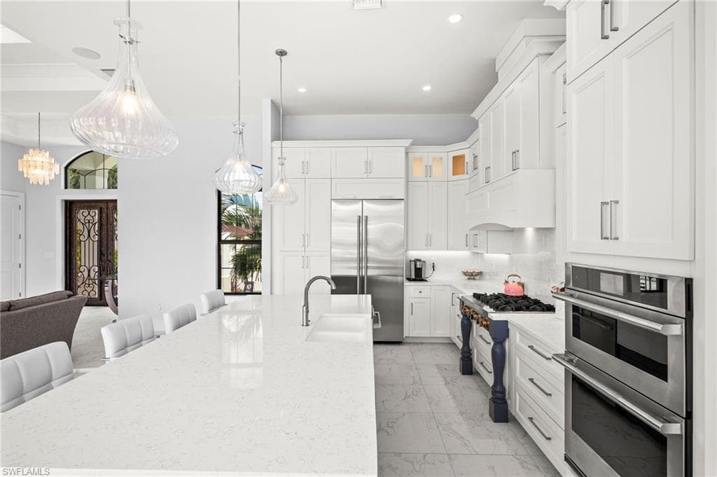 388 Pine AVE-16