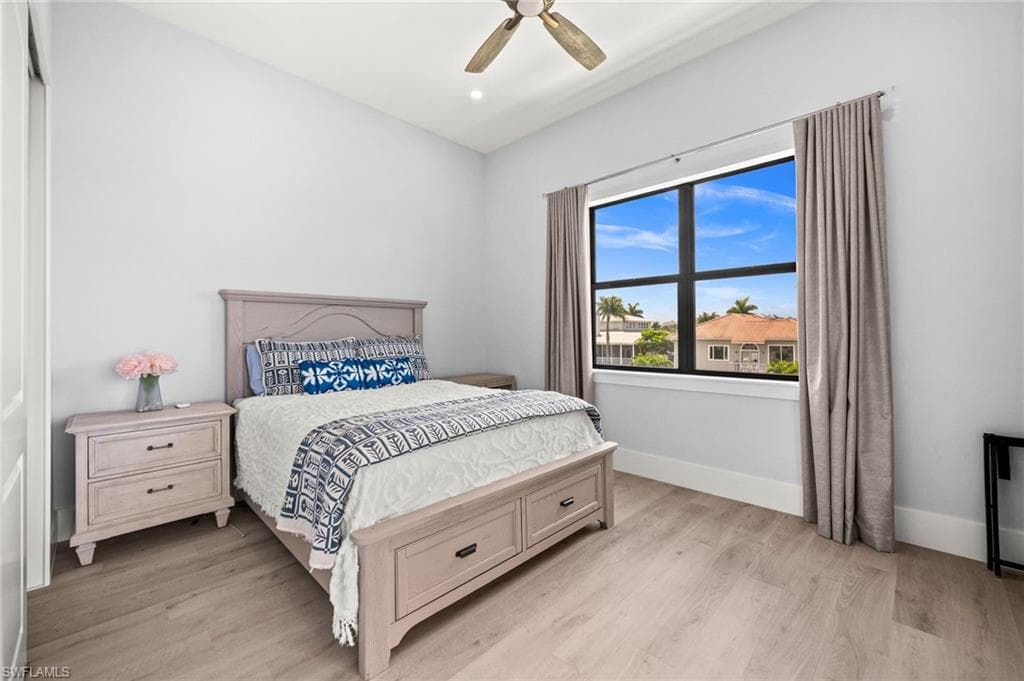 388 Pine AVE-25