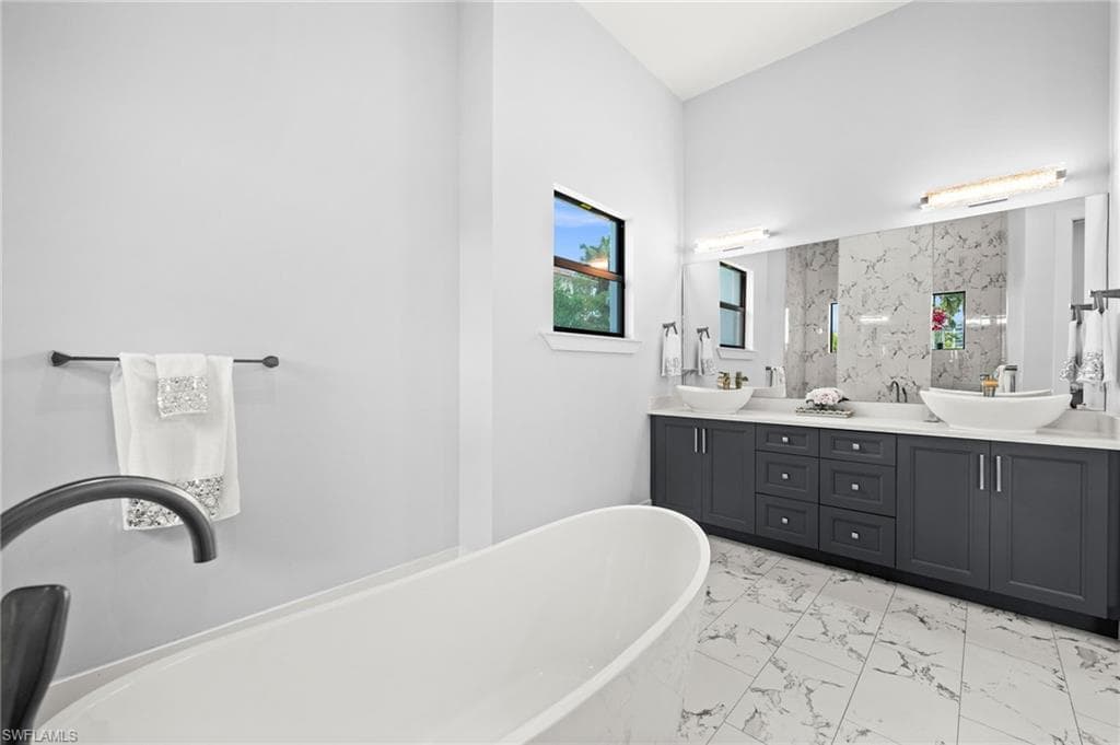 388 Pine AVE-21