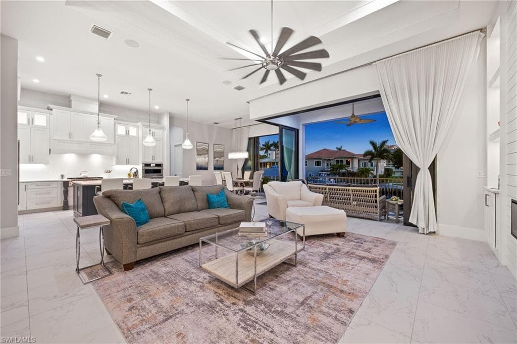 388 Pine AVE-31