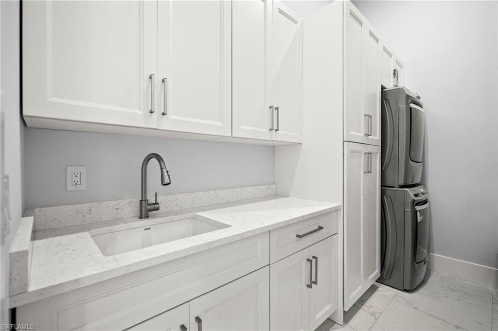 388 Pine AVE-32