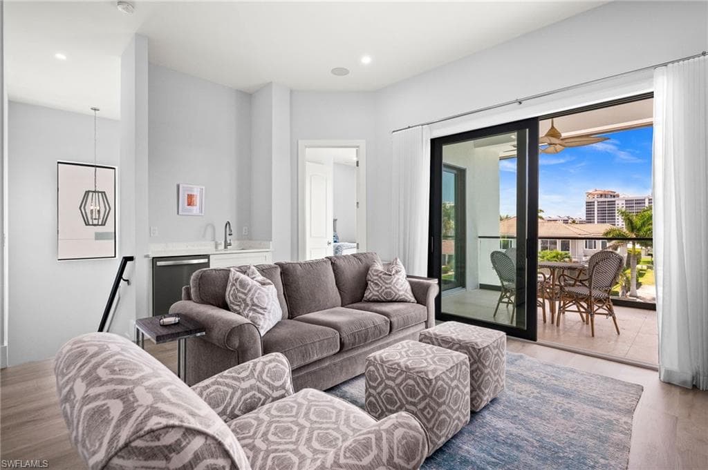 388 Pine AVE-30