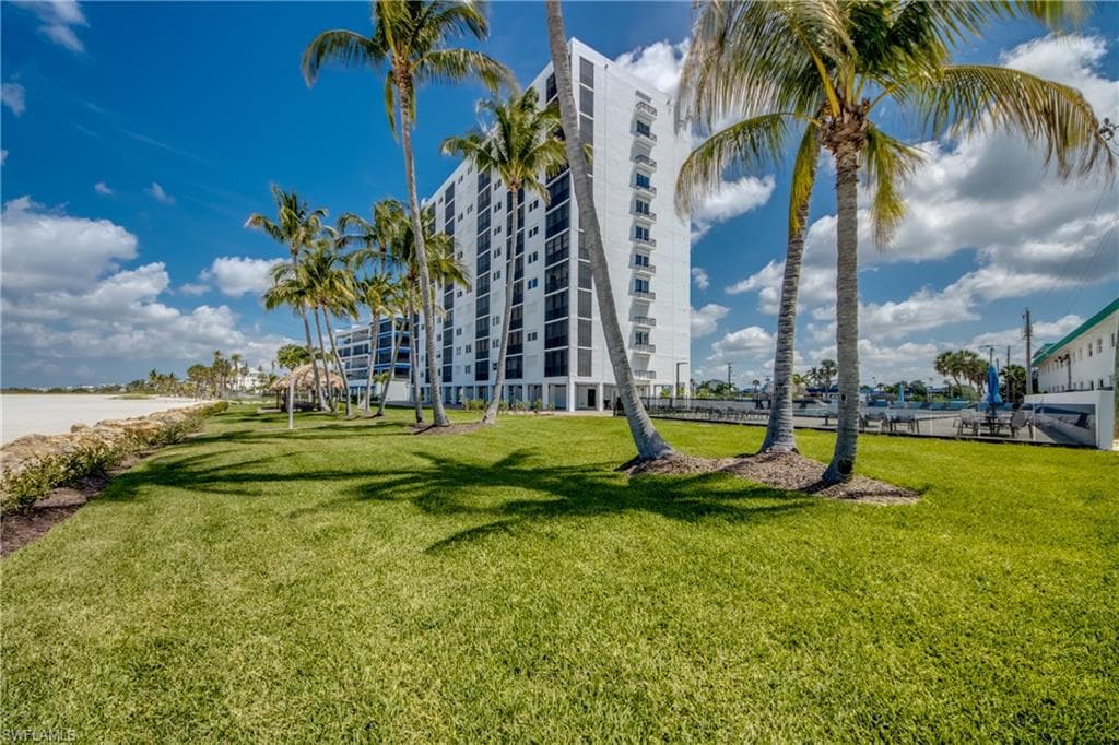 6400 Estero BLVD 1101-33